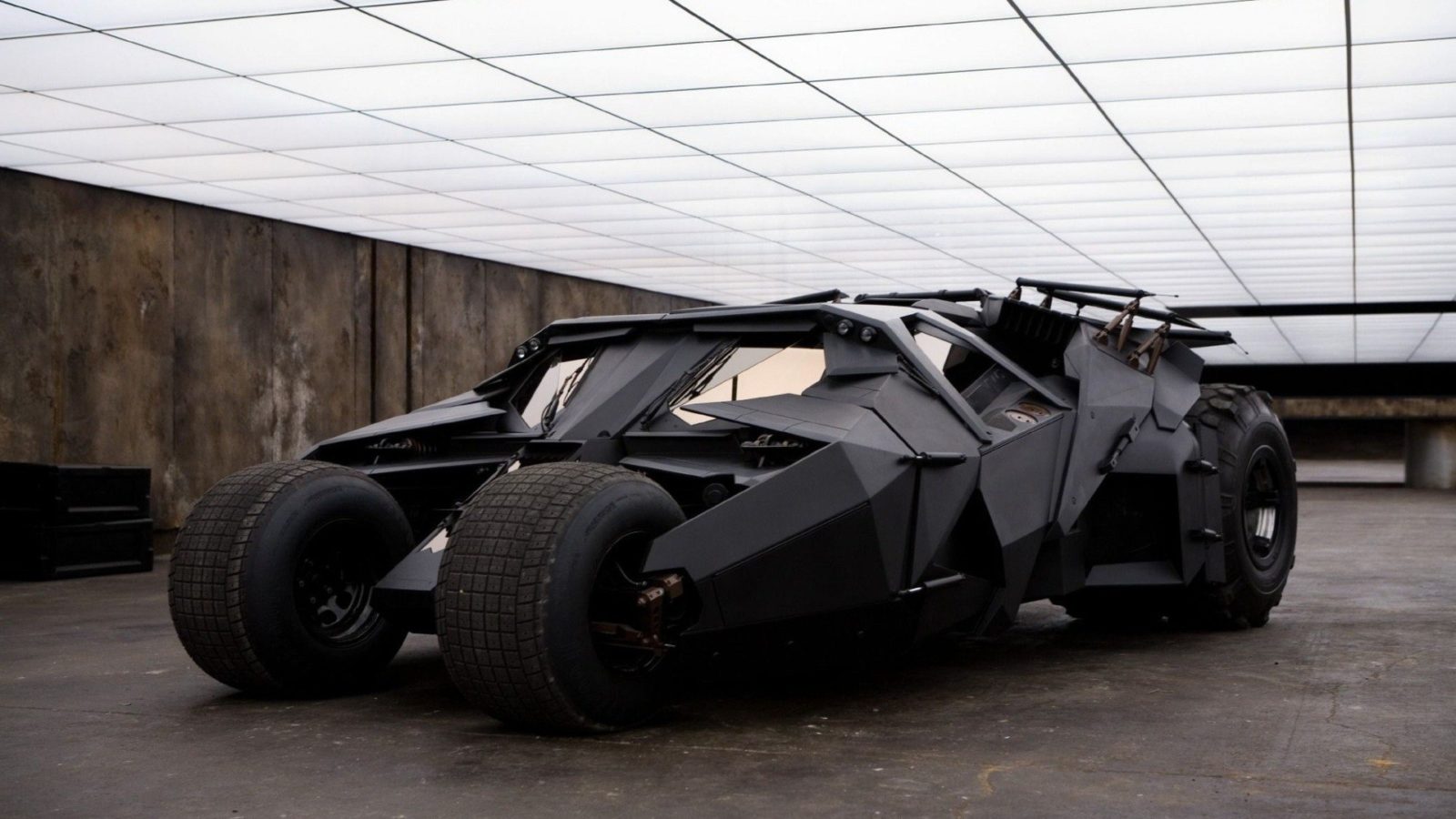 http://vanillasplash.co.uk/wp-content/uploads/2013/01/batman-batmobile-car.jpg
